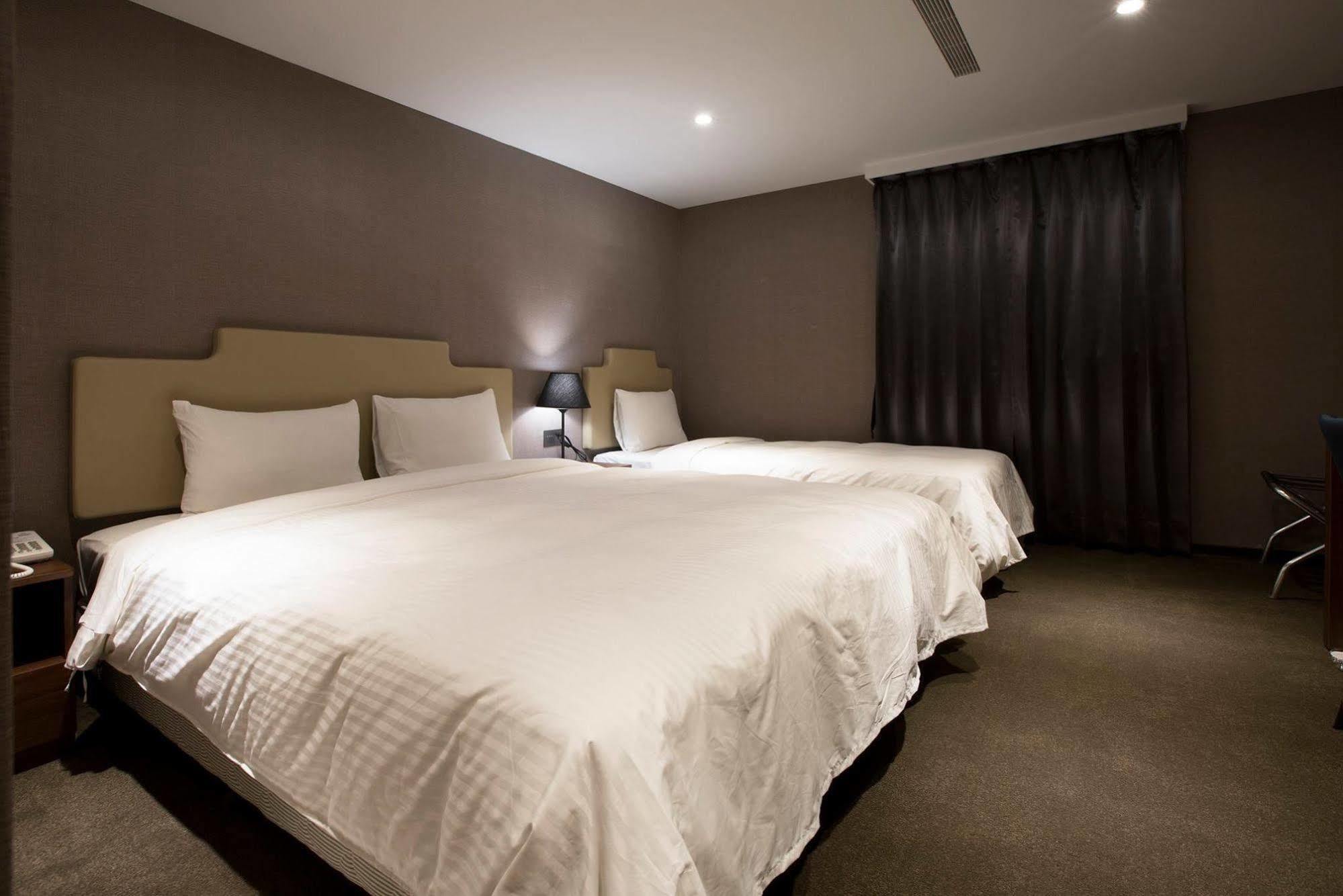 Noble Hotel Taipei Exterior photo